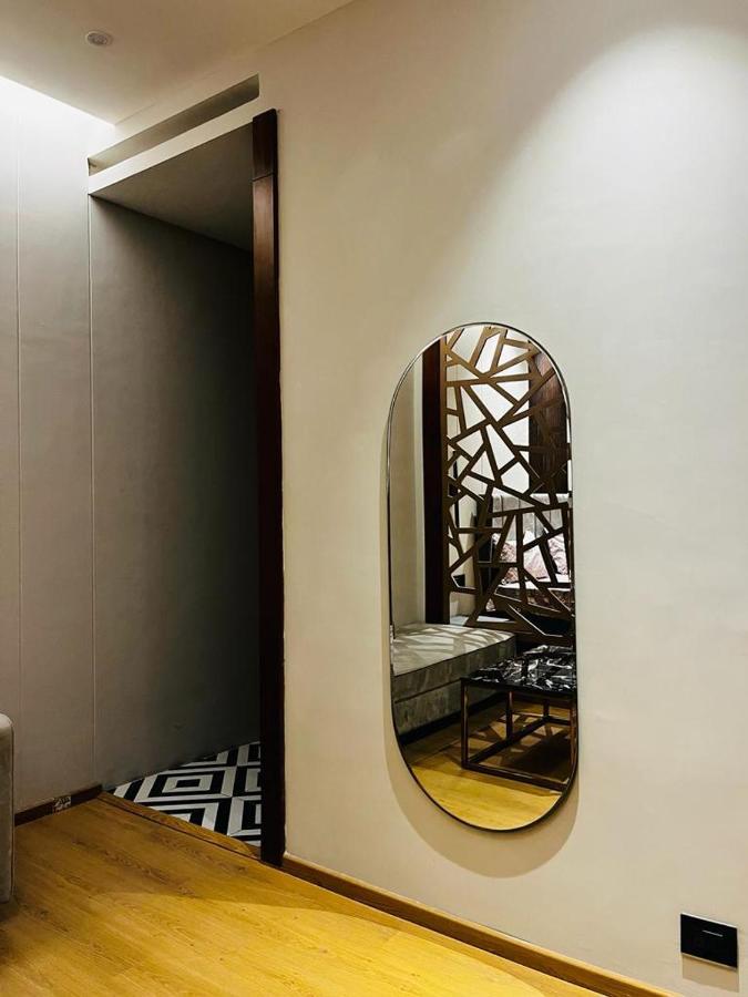 Luxe Apartment By Hey Studio'S Ghaziabad Dış mekan fotoğraf