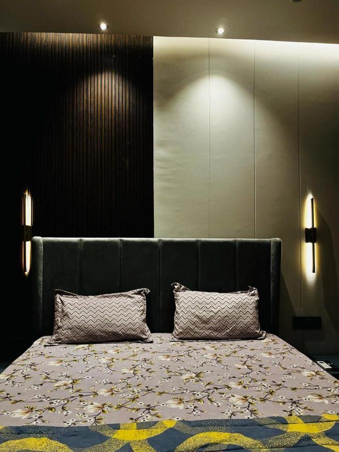 Luxe Apartment By Hey Studio'S Ghaziabad Dış mekan fotoğraf